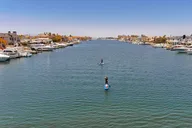 Huntington Beach Stand-Up Paddleboard Rental thumbnail 2