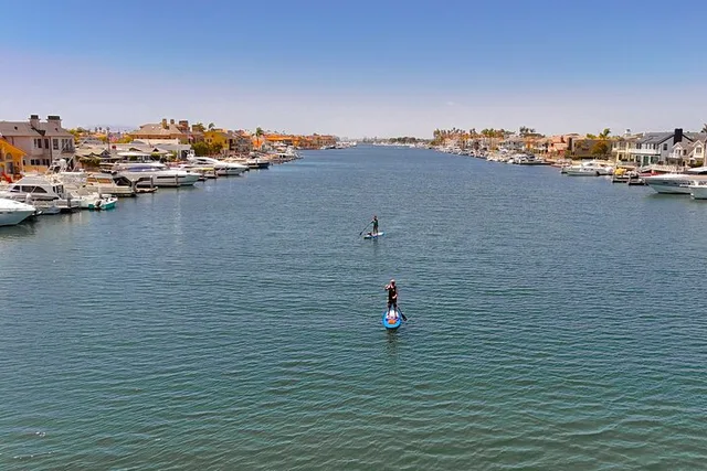 Huntington Beach Stand-Up Paddleboard Rental - Image 2