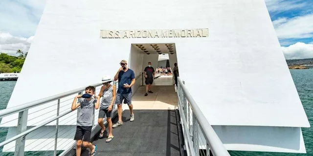 Oahu Circle Island Tour with Pearl Harbor from Maui - Image 1