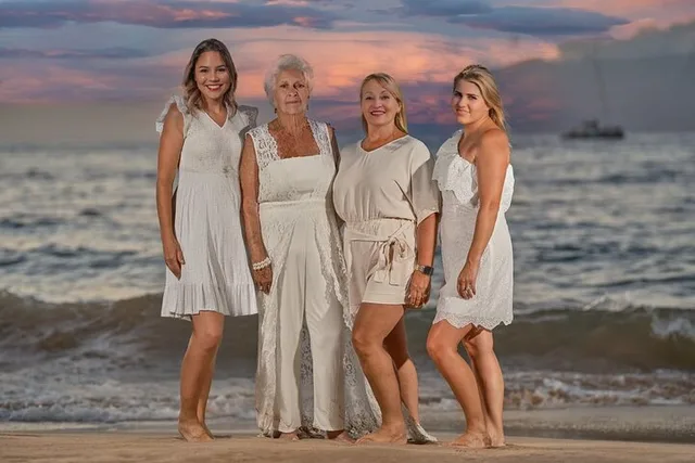 Oahu Photographer Couples and Families 45 Min - Image 4