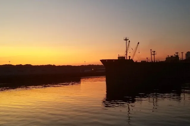Albany Narrated Twilight Cruise 90 min - Image 1