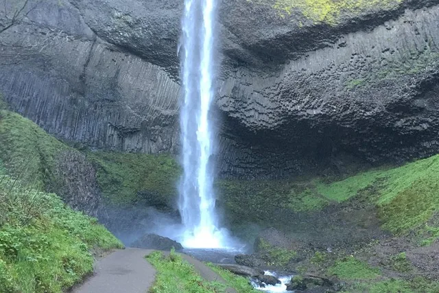 Portland Columbia River Gorge & Waterfalls Tour - Image 6