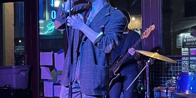 Austin Downtown Live Music Pub Crawl - Image 4