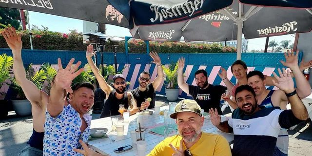 Los Angeles Gay Sightseeing Booze Bus Tour - Image 5