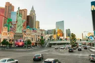 Las Vegas Hop-On Hop-Off Bus Tour thumbnail 2