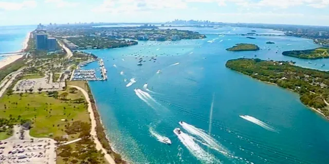 Miami Helicopter Tour with Champagne - Image 6
