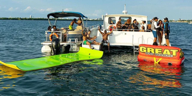 Miami Party Boat with Jet Ski and Open Bar 3 hr - Image 3