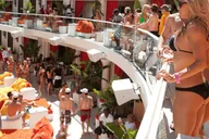 Las Vegas Pool Party Tour with Party Bus thumbnail 2