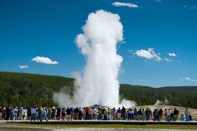 Bozeman Yellowstone and Teton Tour 2 Days - Image 6
