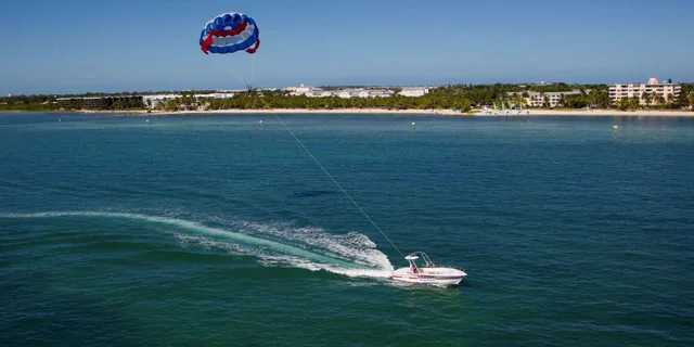 Key West Parasailing Adventure - Image 5