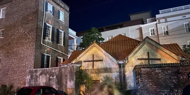 Charleston Dark History and Ghost Tour - Image 6