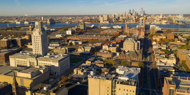 New York Shopping Tour at Jersey Gardens 5 hr - Image 1