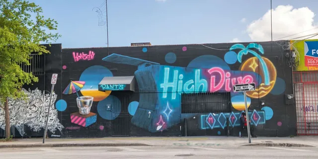 Miami Street Art Private Walking Tour - Image 4