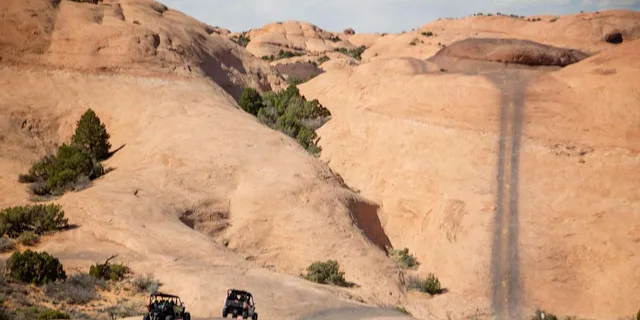 Moab Hell's Revenge Self-Driven UTV Tour - Image 3