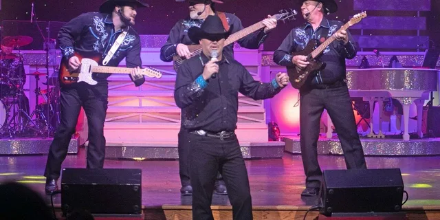Pigeon Forge Country Tonite Show - Image 6