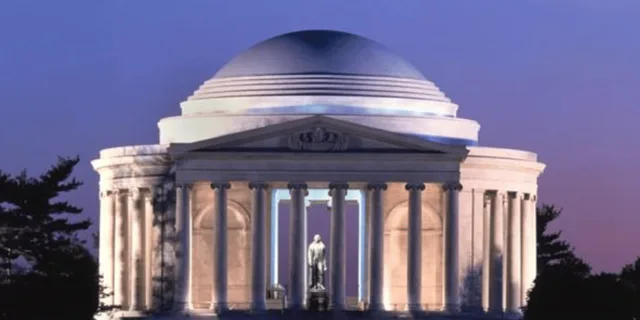 Washington DC Nighttime Sightseeing Tour - Image 3