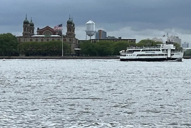 New York City Transfer and Tour - Image 6