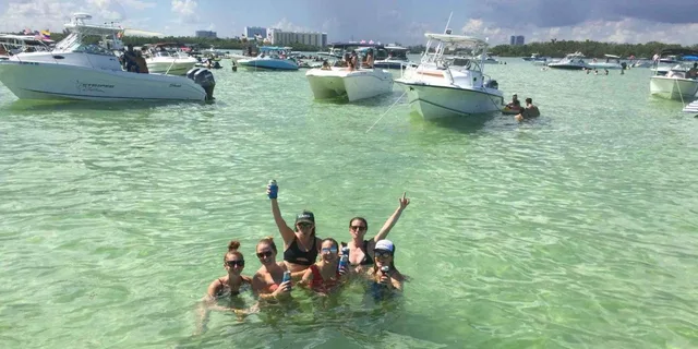 Miami Boat Tour with Champagne 2 hr - Image 3