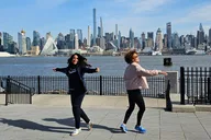 New York Skyline Tour with Local Guide thumbnail 3