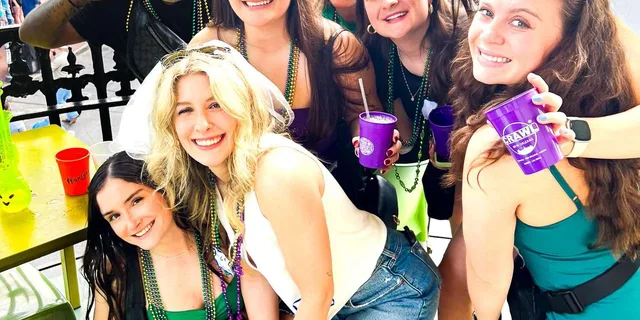 New Orleans Bourbon Street Bar Crawl with Shots - Image 5