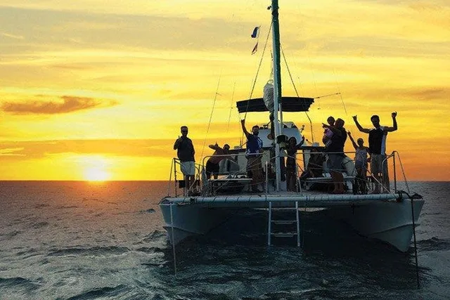 Oahu Catamaran Waikiki Sunset Cruise - Image 2