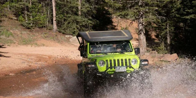 Colorado Springs 4x4 Jeep Adventure 3.5 hr - Image 1
