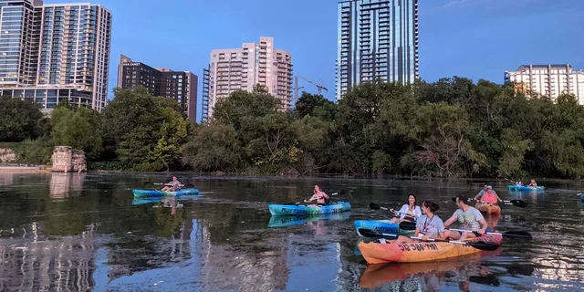 Houston Sunset Skyline Kayak Tour - Image 1