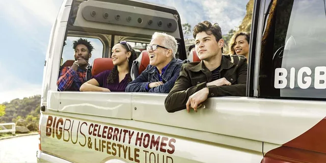Los Angeles Celebrity Homes and Hop-on Hop-off Tour - Image 5