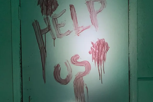 Miami Escape Room: Dr. Field's Mad Lab 60 Min - Image 4