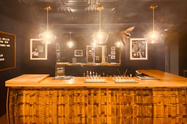 Louisville Bourbon Distillery Tour - Image 3
