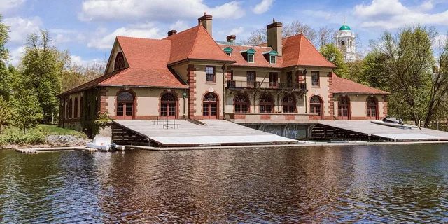 Boston Charles River Sightseeing Cruise - Image 6