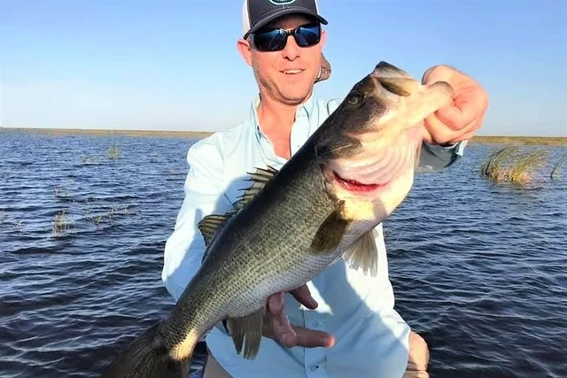 Sebring Lake Istokpoga Bass Fishing Charter - Image 1