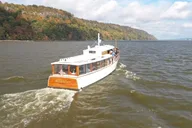 New York Fall Foliage Cruise with Lunch thumbnail 4