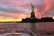 New York City Private Daytime Boat Tour 2 hr thumbnail 3