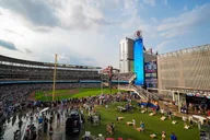 Minneapolis Baseball Game at Target Field thumbnail 5