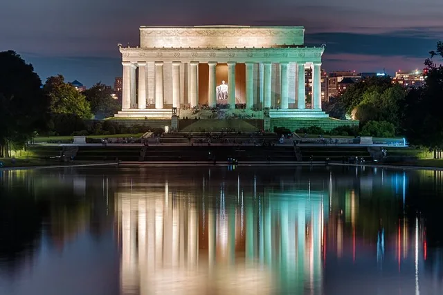 Washington DC Monuments Walking Tour at Sunset - Image 6