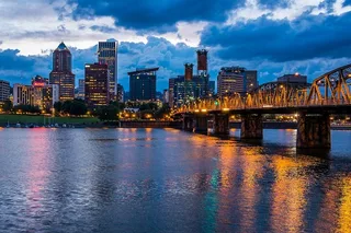 Portland Dinner Cruise on Willamette River 2.5 hr