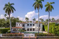 Miami Skyline Vintage Yacht Cruise thumbnail 3
