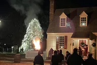 Williamsburg Christmas Decorations Walking Tour thumbnail 2