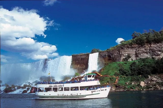 Niagara Falls Day & Night Small Group Tour with Dinner - Image 3
