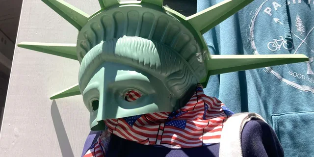 New York City Statue of Liberty and Ellis Island Tour - Image 5