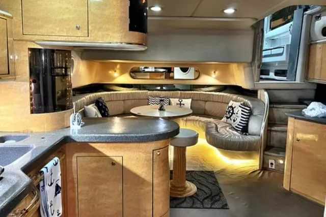 Miami Yacht Rental with Captain 4 hr - Image 4