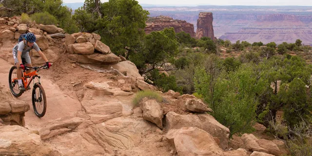 Moab Mountain Biking Tour at Dead Horse Point - Image 4