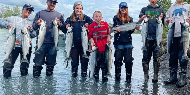 Kenai River Salmon Fishing Full Day Charter - Image 2