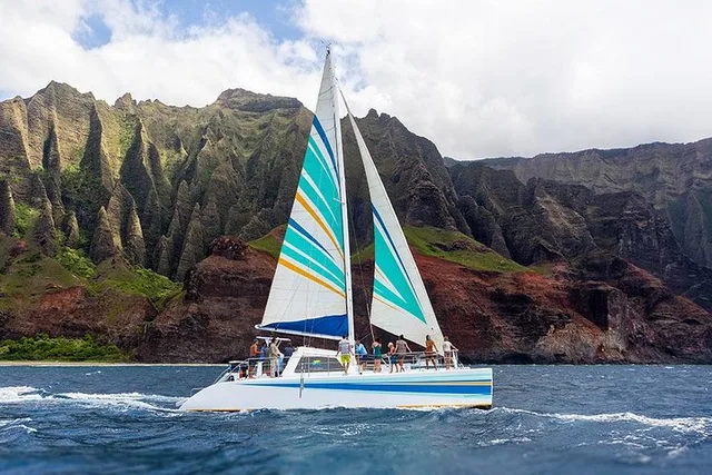 Kauai Na Pali Coast Snorkel and Sail Tour - Image 3