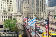 Chicago Magnificent Mile Walking Tour thumbnail 2