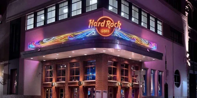New Orleans Hard Rock Cafe Dining Experience - Image 3