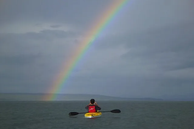 Yellowstone Lake Kayak Tour at Sunset - Image 5