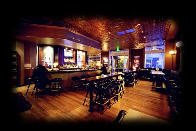 Long Beach Bar Crawl Adventure Hunt - Image 3