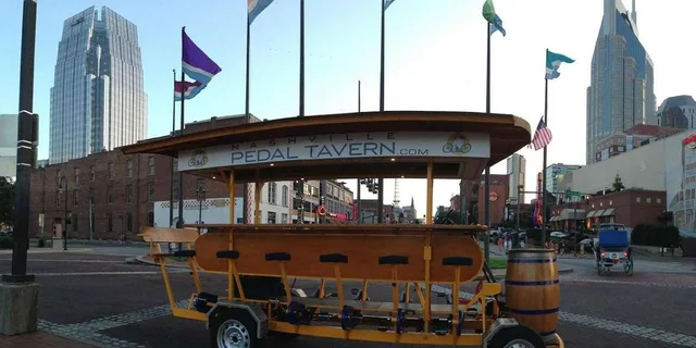 Nashville Pedal Tavern Tour 1.5 hr - Image 2